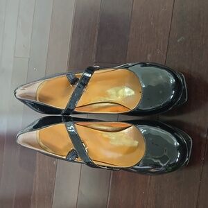 Classic Guess mary Jane shoes.